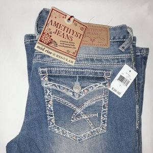 Amethyst Mid Rise Flate Jeans Size 7